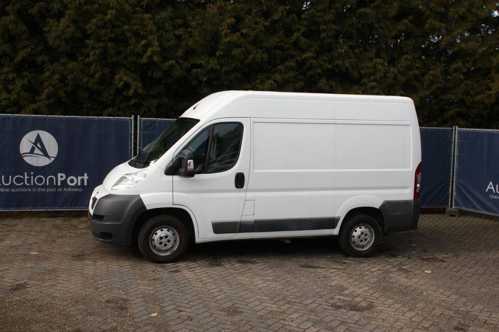 Peugeot Boxer 333 2.2 HDI L1H2 Diesel 132 PS Kastenwagen 2012