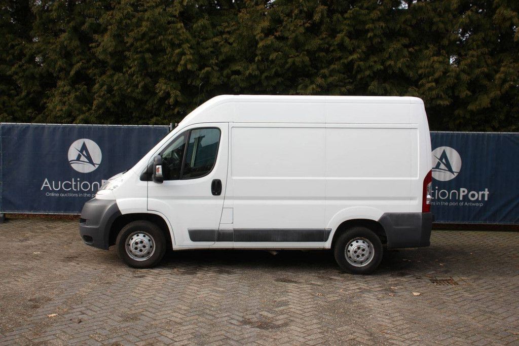 Peugeot Boxer 333 2.2 HDI L1H2 Diesel 132 PS Kastenwagen 2012