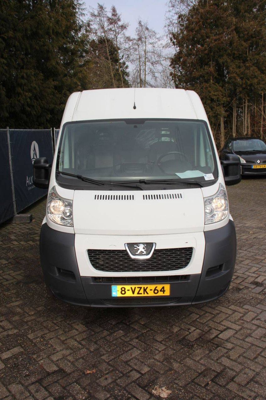 Peugeot Boxer 333 2.2 HDI L1H2 Diesel 132 PS Kastenwagen 2012
