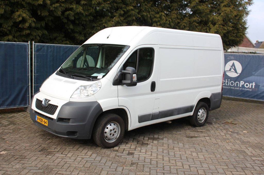 Peugeot Boxer 333 2.2 HDI L1H2 Diesel 132 PS Kastenwagen 2012