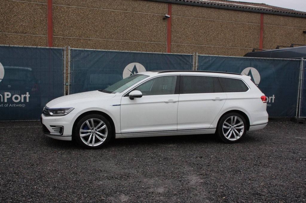 Pkw Volkswagen Passat Elektro + Benzin 156 PS 2017