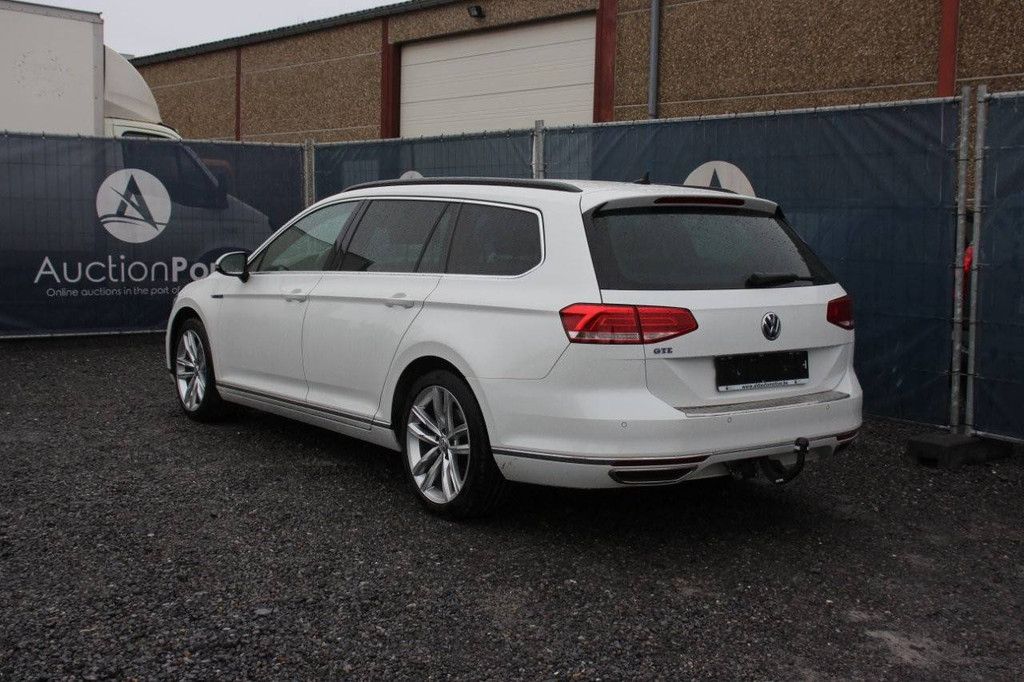 Pkw Volkswagen Passat Elektro + Benzin 156 PS 2017