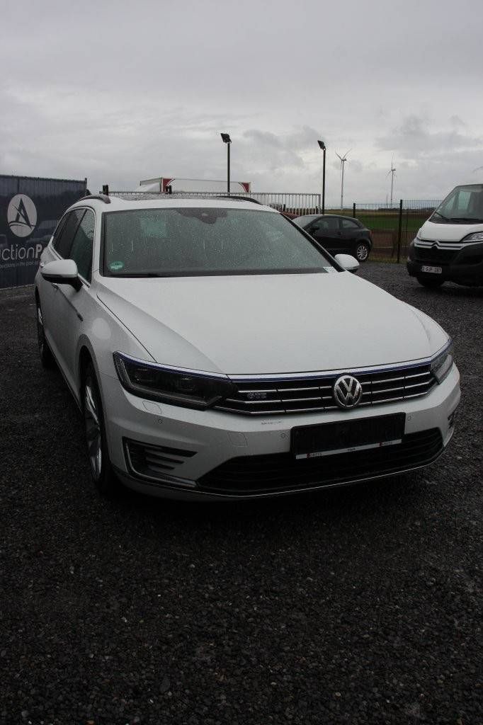 Pkw Volkswagen Passat Elektro + Benzin 156 PS 2017
