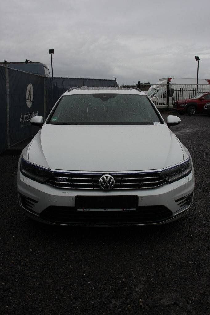 Pkw Volkswagen Passat Elektro + Benzin 156 PS 2017