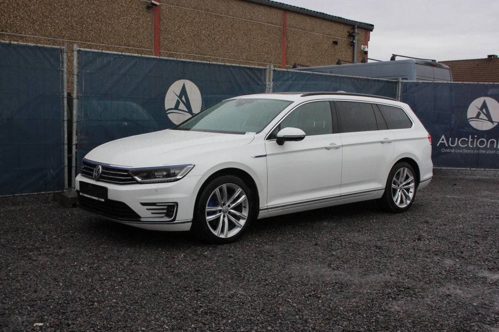 Pkw Volkswagen Passat Elektro + Benzin 156 PS 2017