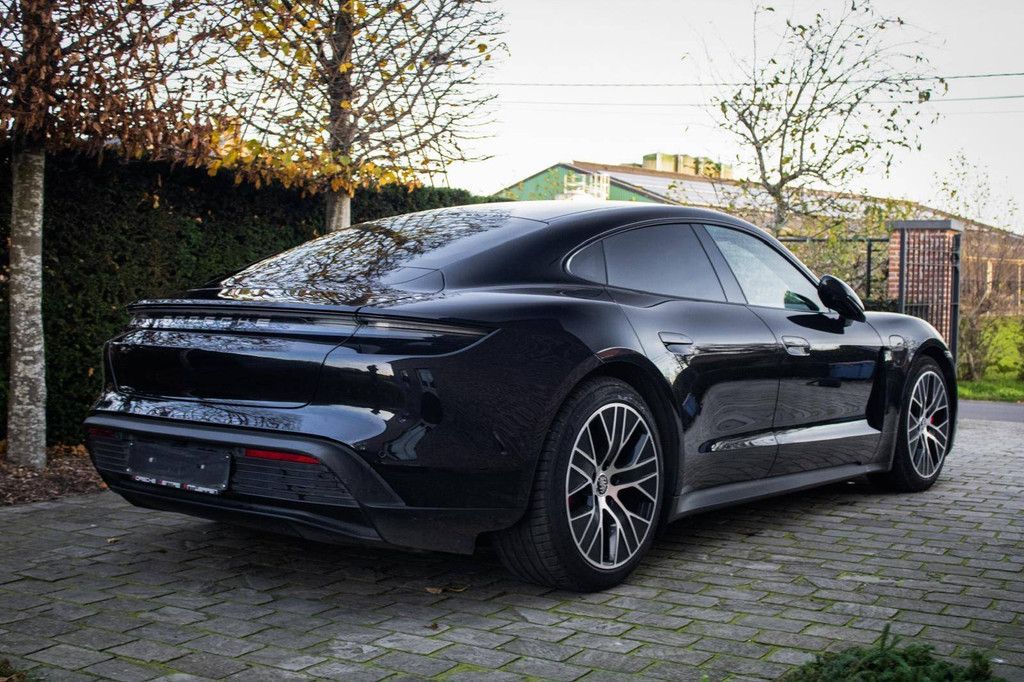 Passenger car Porsche Taycan 4S Electric 490hp 2020 (Margin)