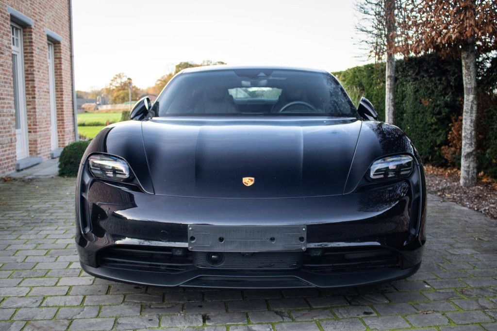 Passenger car Porsche Taycan 4S Electric 490hp 2020 (Margin)