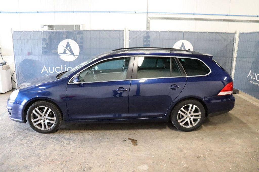 Volkswagen Golf Kombi, Benzin, 123 PS, Baujahr 2009