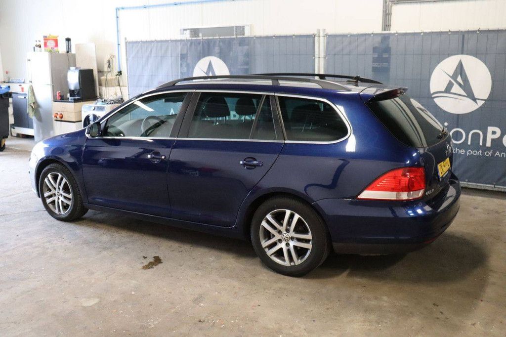 Volkswagen Golf Kombi, Benzin, 123 PS, Baujahr 2009