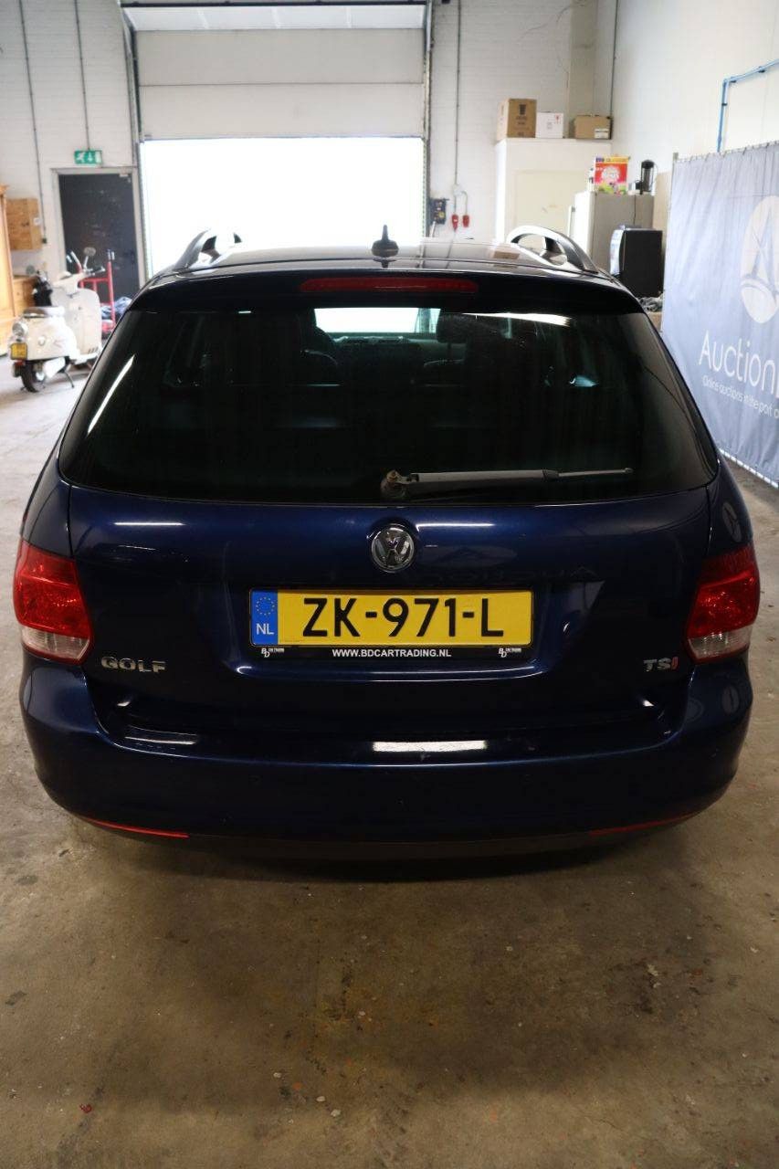 Volkswagen Golf Kombi, Benzin, 123 PS, Baujahr 2009