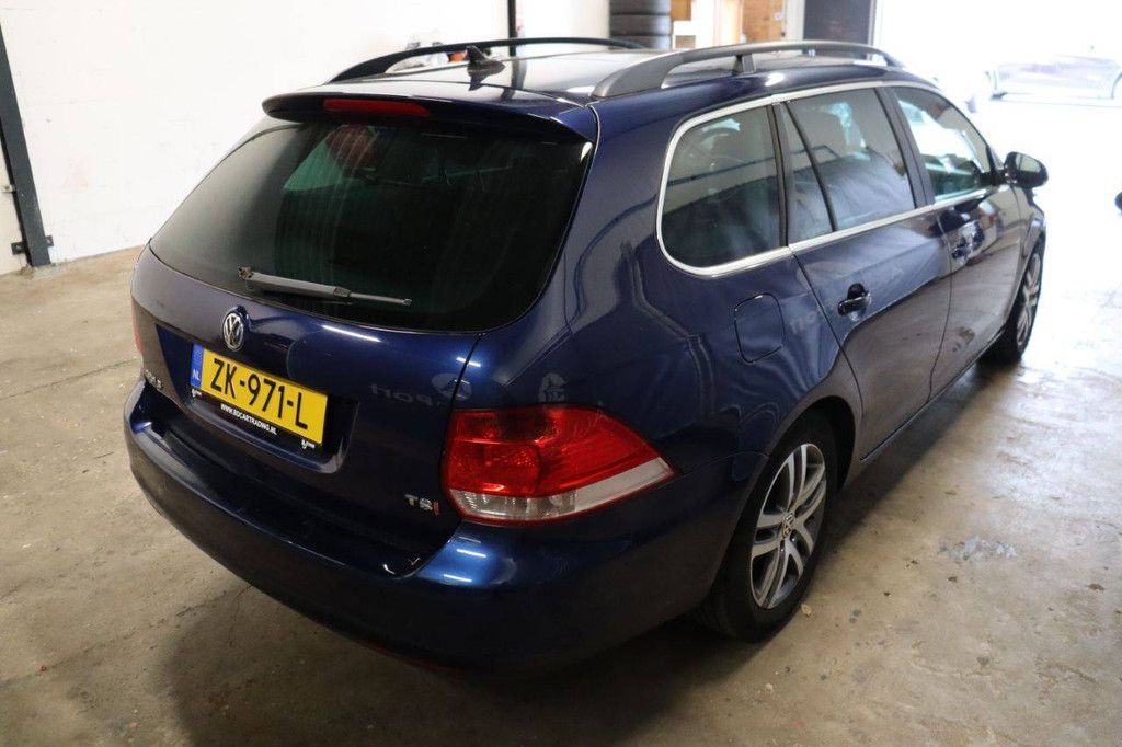 Volkswagen Golf Kombi, Benzin, 123 PS, Baujahr 2009