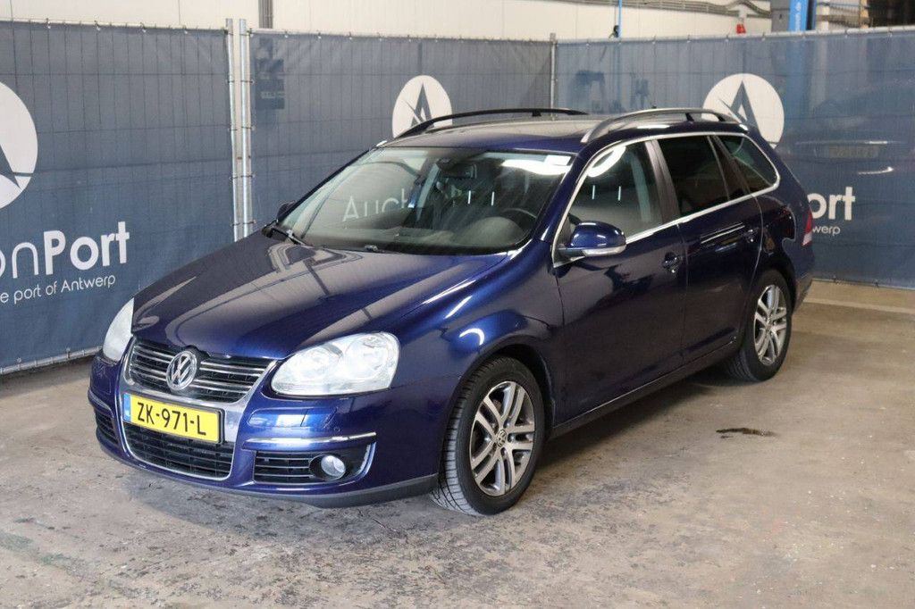 Volkswagen Golf Kombi, Benzin, 123 PS, Baujahr 2009