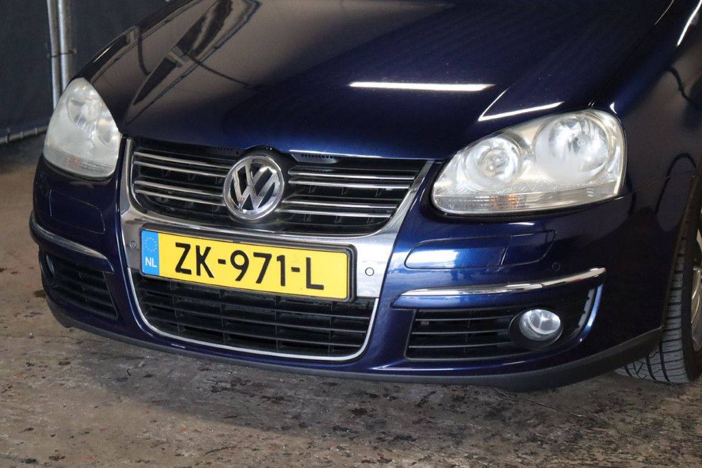 Volkswagen Golf Kombi, Benzin, 123 PS, Baujahr 2009