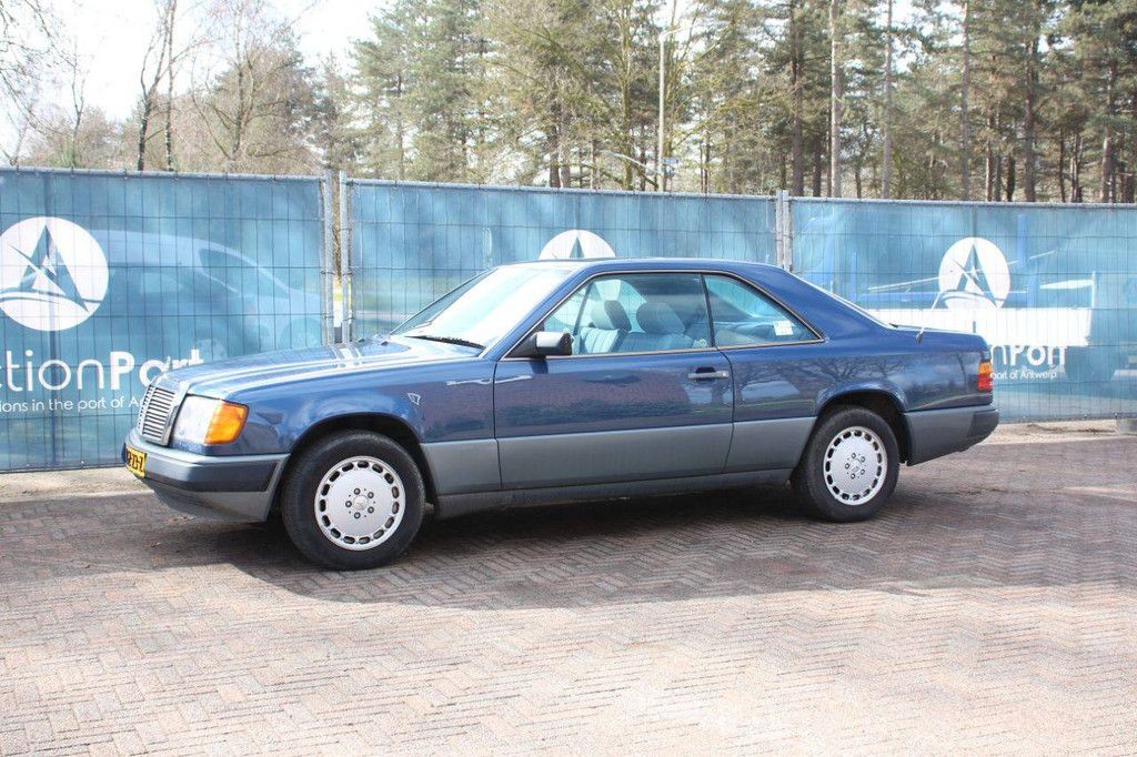 Passenger car Mercedes-Benz 230CE Petrol 132 hp 1987