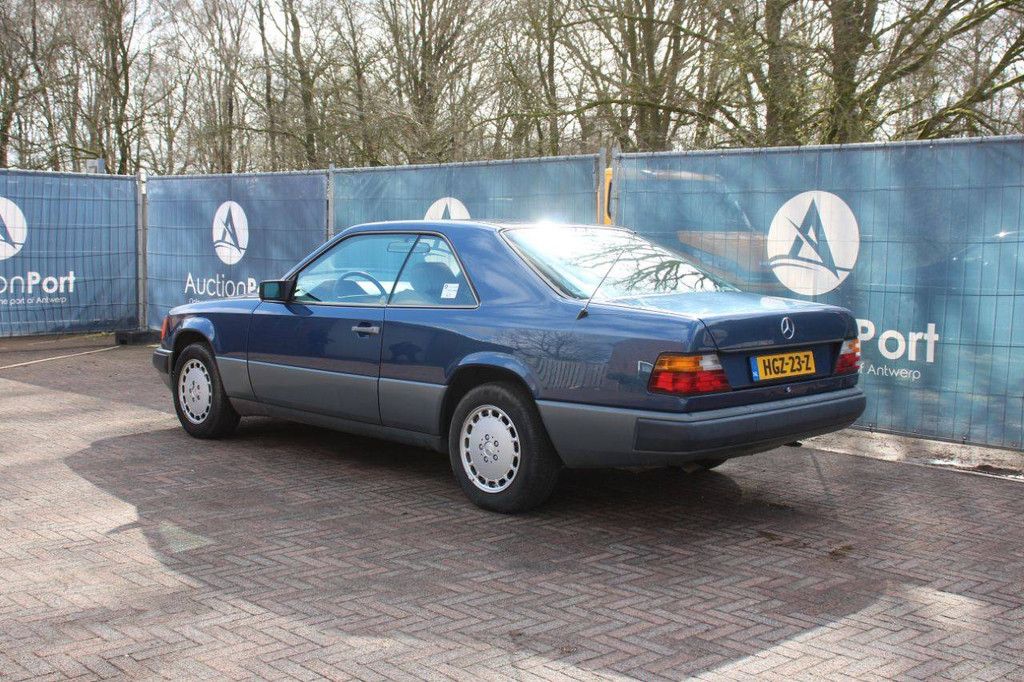 Passenger car Mercedes-Benz 230CE Petrol 132 hp 1987