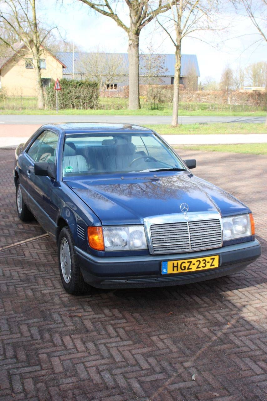 Passenger car Mercedes-Benz 230CE Petrol 132 hp 1987