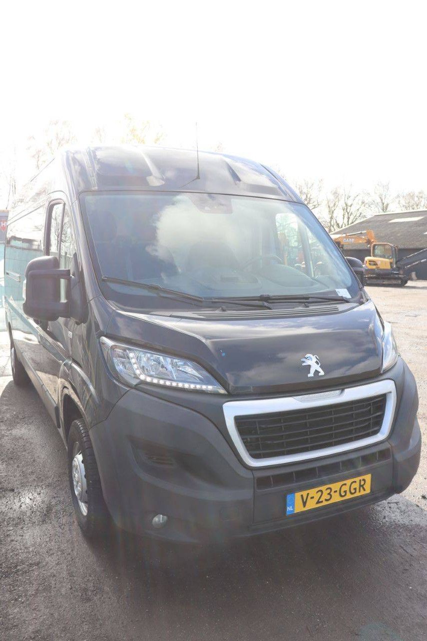 Bestelwagen Peugeot Boxer Diesel 165pk 2020