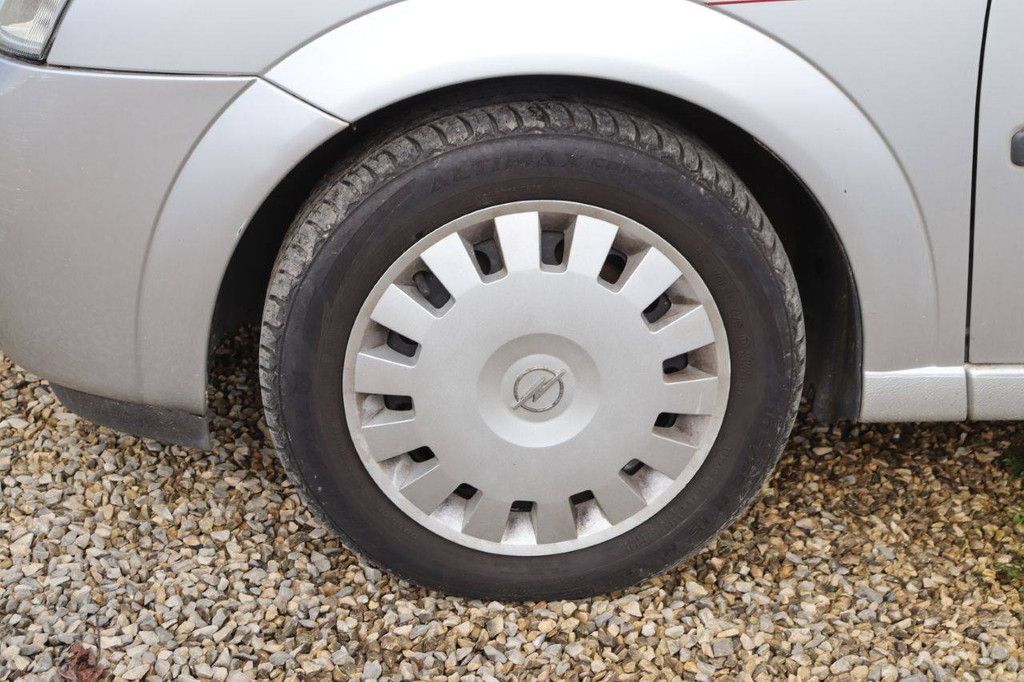 Passenger car Opel Meriva 1.6 Petrol 101 hp 2004