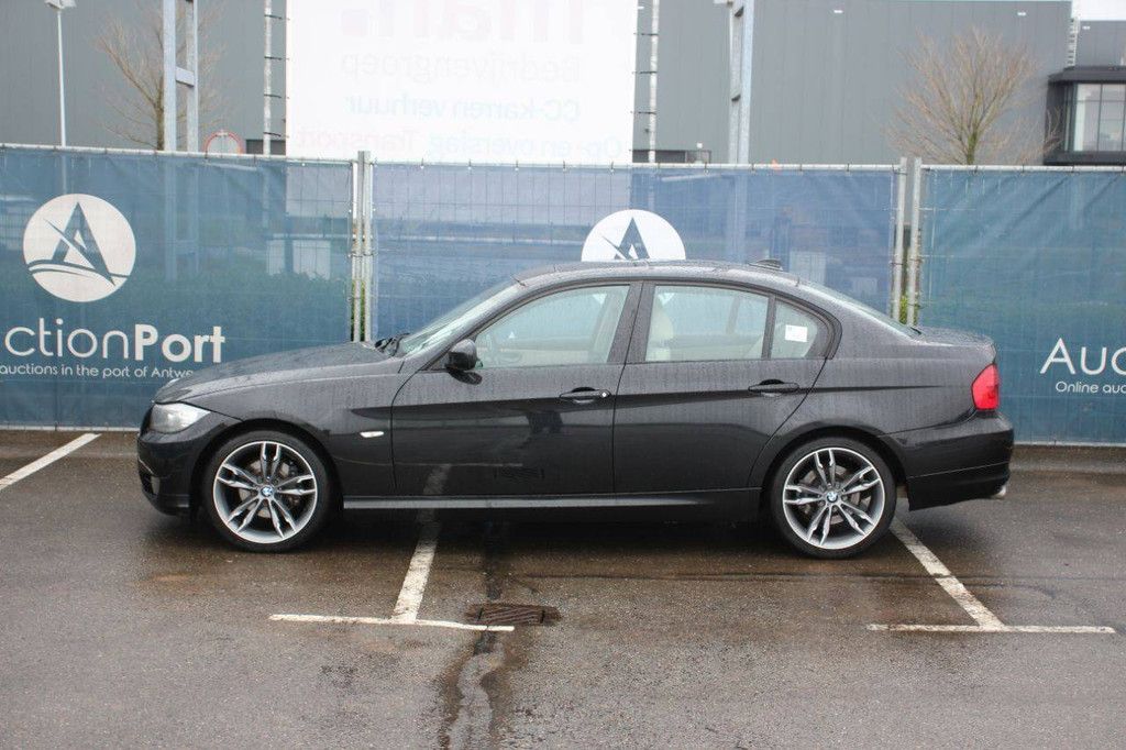 Pkw BMW 320i High Executive Benzin 125kW 2010 (Margin)