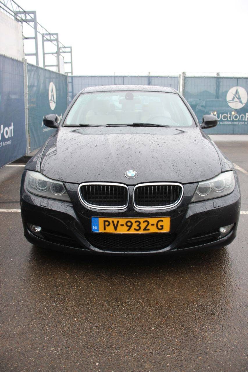 Pkw BMW 320i High Executive Benzin 125kW 2010 (Margin)