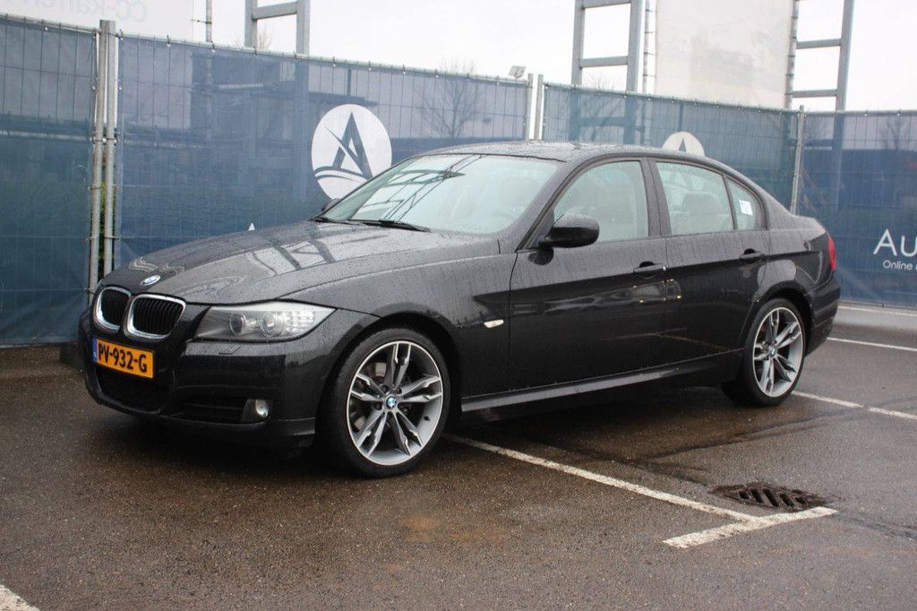 Pkw BMW 320i High Executive Benzin 125kW 2010 (Margin)
