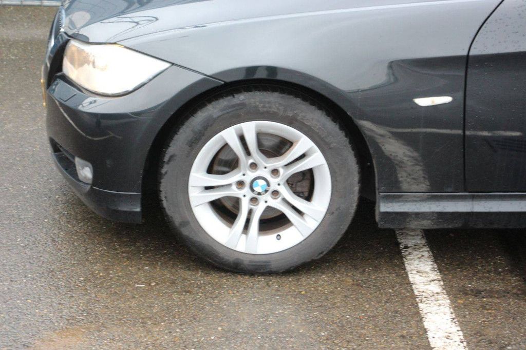 Pkw BMW 318i Business Line Benzin 105kW 2010 (Marge)