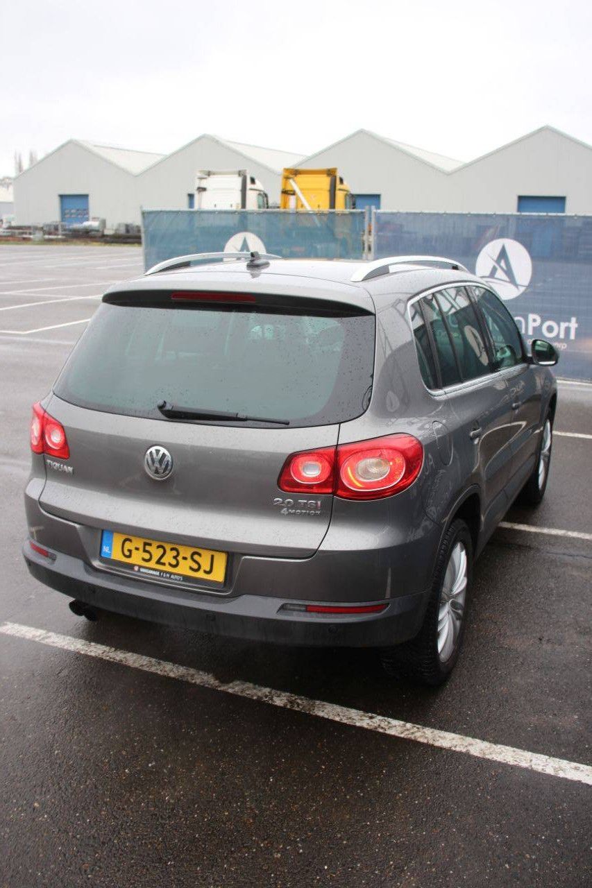 SUV Volkswagen Tiguan Petrol 170hp 2011