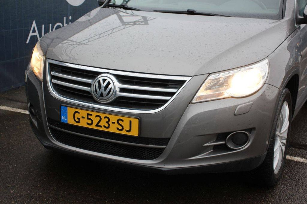 SUV Volkswagen Tiguan Petrol 170hp 2011