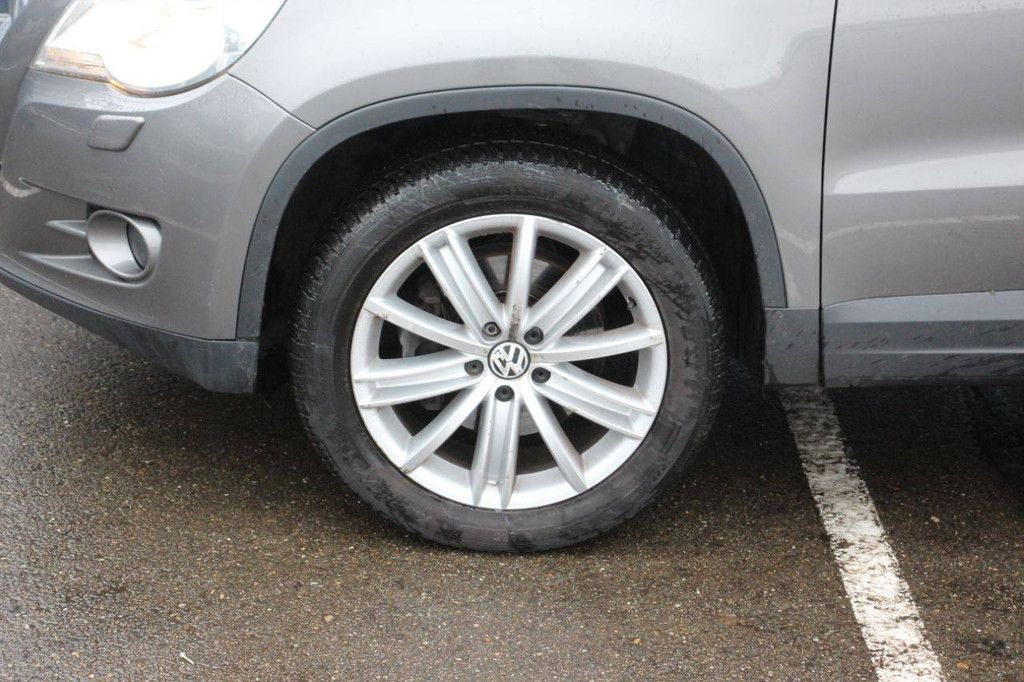 SUV Volkswagen Tiguan Petrol 170hp 2011