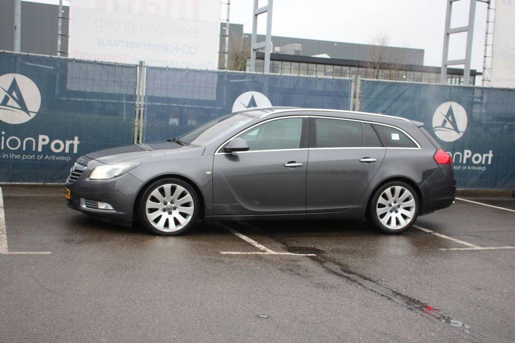Opel Insignia Sports Tourer Kombi, Benzin, 260 PS, Baujahr 2010
