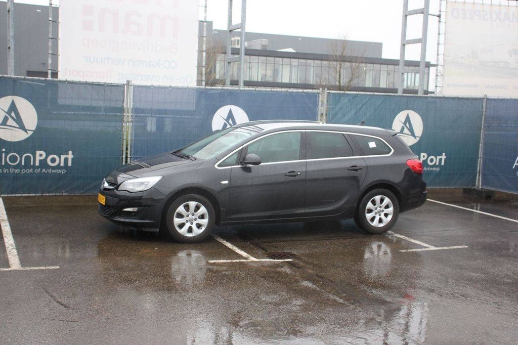 Opel ASTRA Diesel Station Wagon 110hp 2015