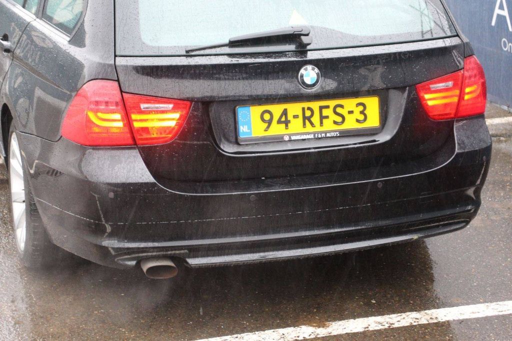 BMW 318i Kombi, Benzin, 136 PS, Baujahr 2011