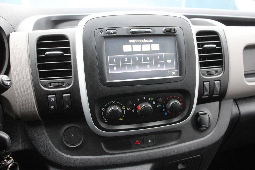 Renault TRAFIC Diesel Van 2018