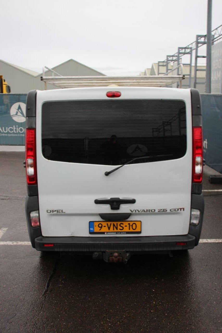 Opel Vivaro 2.5 CDTI Diesel Van 2011
