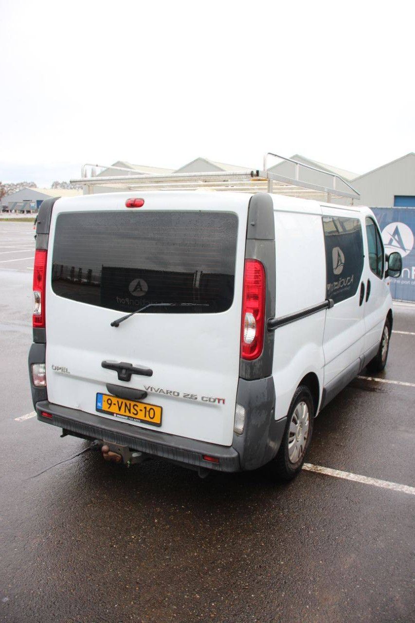 Opel Vivaro 2.5 CDTI Diesel Van 2011