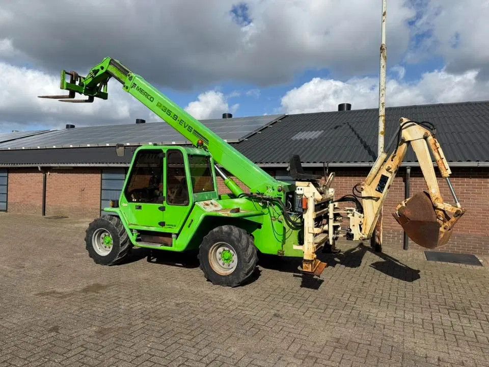 Merlo Verreiker One en Only met achtergraver !!