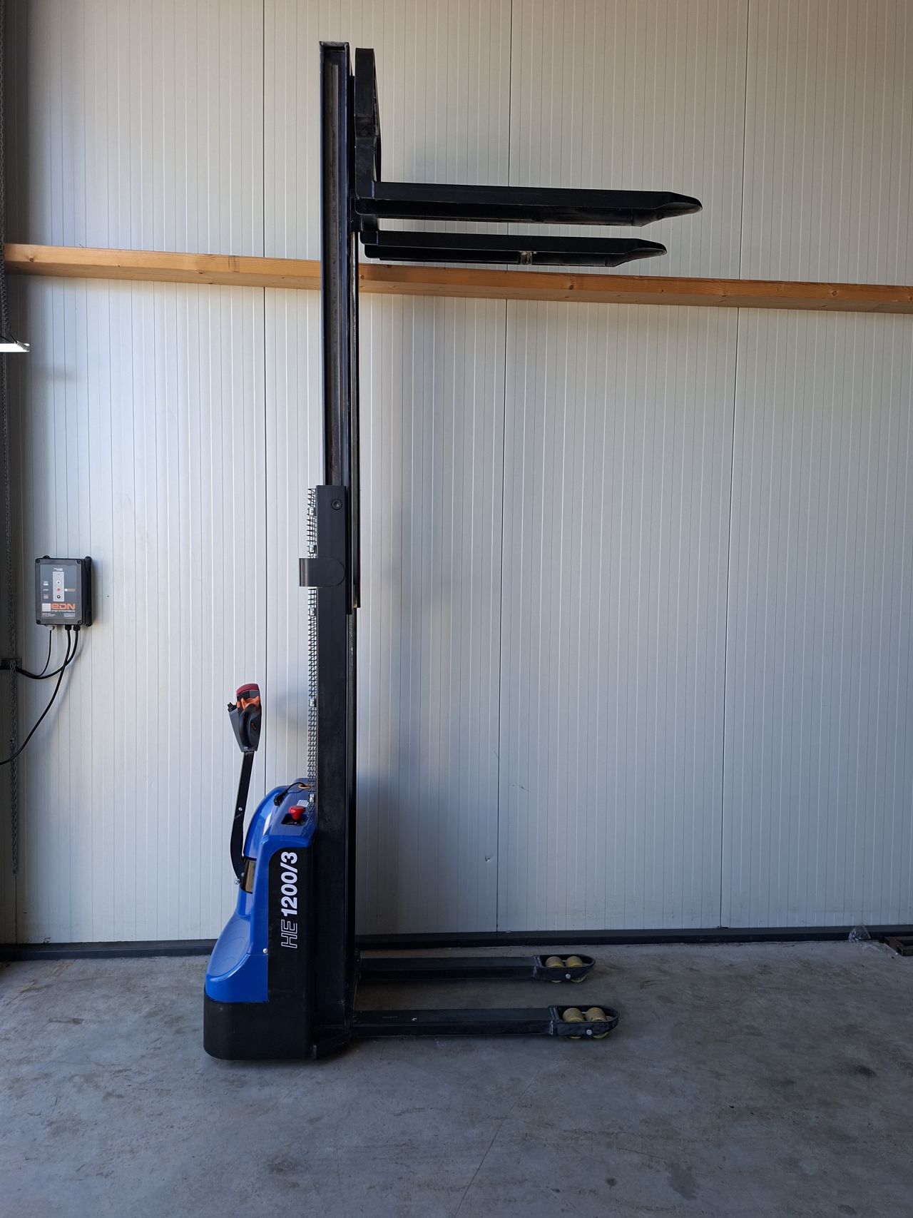 Elektrische stapelaar 3000 mm 1200 kg bj 11-2022