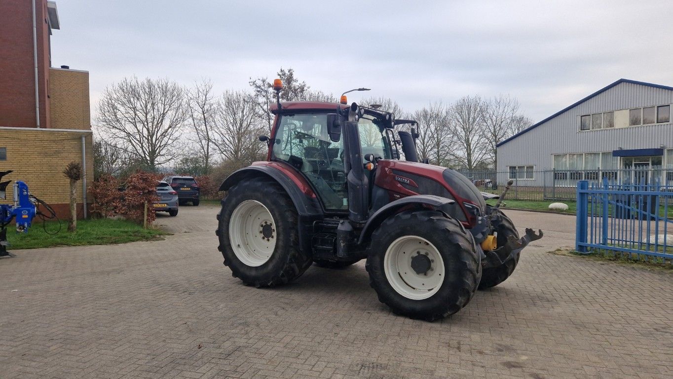 Valtra N154e Direct