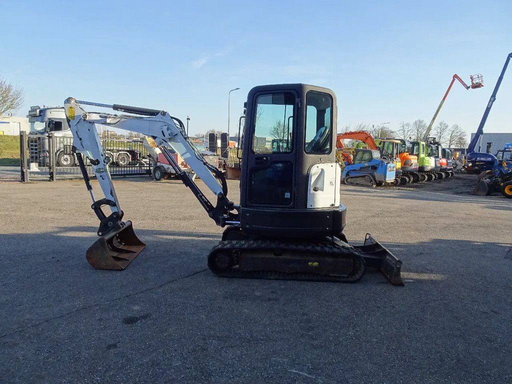 Bobcat E26EM