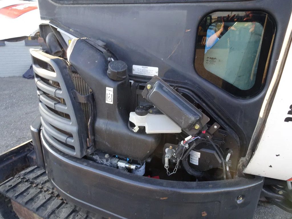 Bobcat E26EM