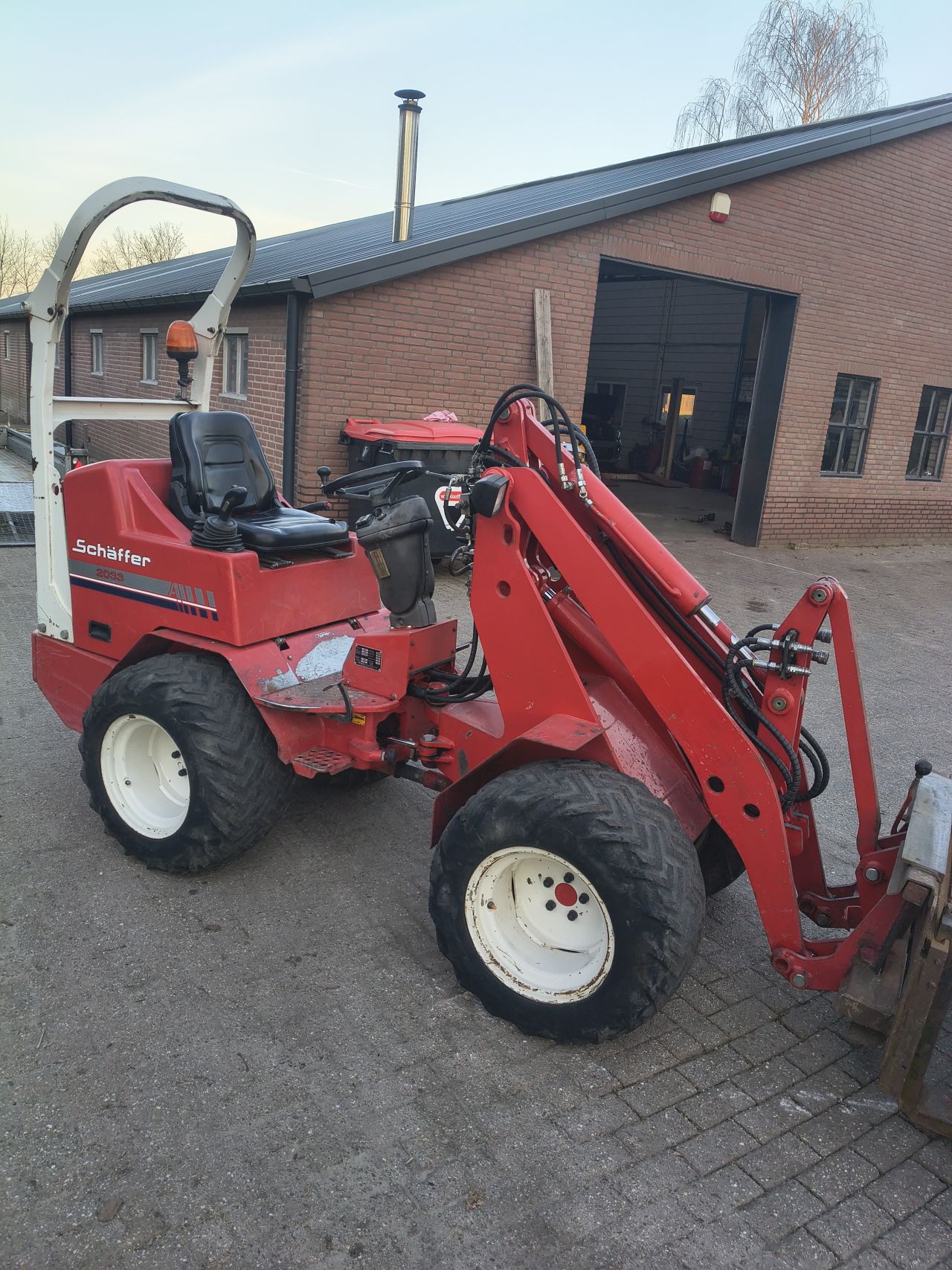 Schaffer 2033 2011 shovel nl kenteken