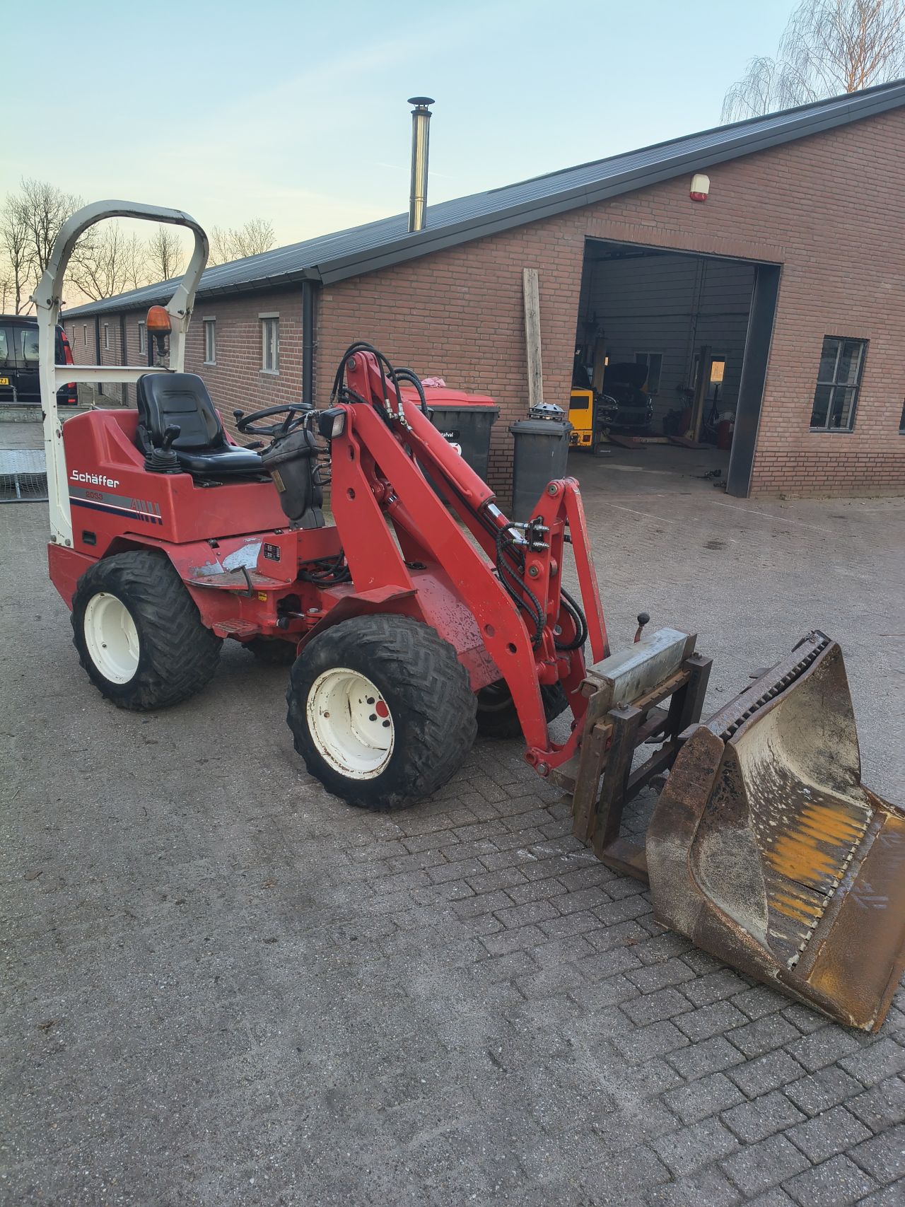 Schaffer 2033 2011 shovel nl kenteken