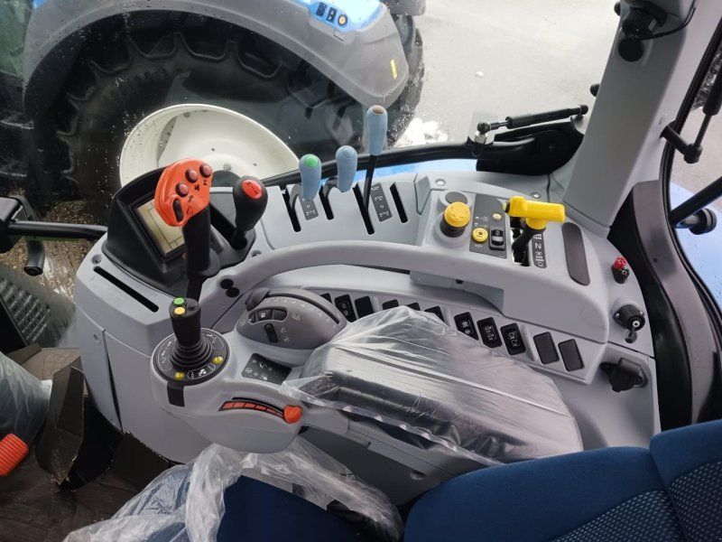 New Holland T6.145 EC STAGE V