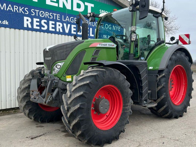 Fendt 724 Vario S4 Profi Plus