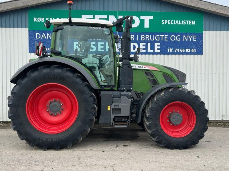 Fendt 724 Vario S4 Profi Plus