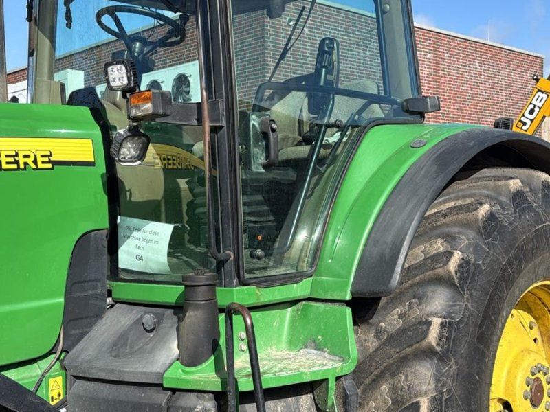 John Deere 8220