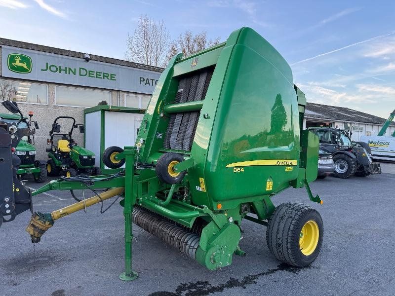 John Deere 864