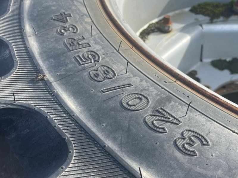 Alliance 380/90R46 + 320/85R34 Kommer fra en Case IH Maxxum