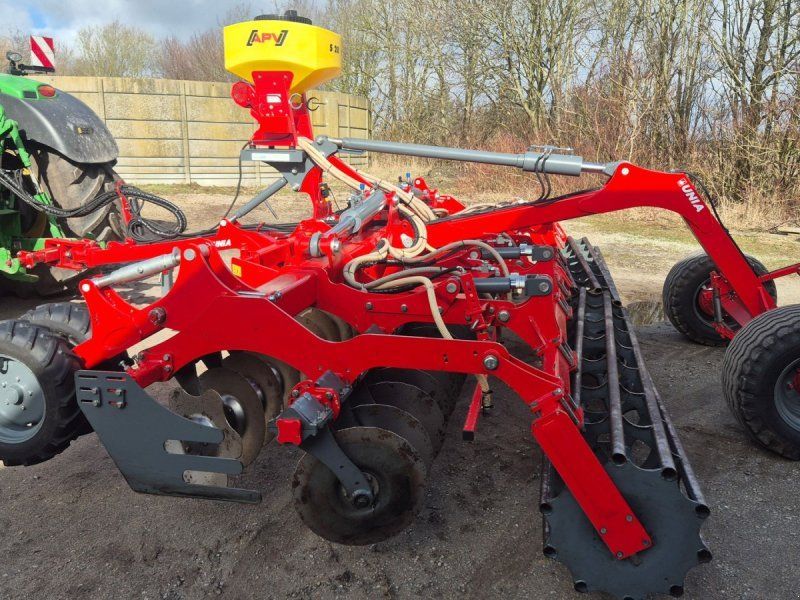 Unia Ares XL H 6 med APV PS 200 frøkasse. Met velholdt!