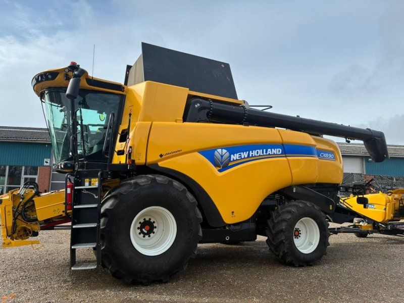 New Holland CX 8.90